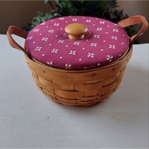 Longaberger Vintage Basket  with Fabric Lid Christmas 1996